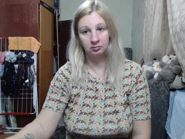 Masturbate to BustyBlondy, she wants to masturbate for you BustyBlondy from BongaCams