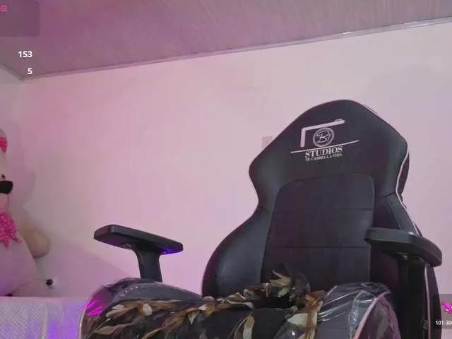 Checkout Laylafoxy-tay, she wants to masturbate for you Laylafoxy-tay from BongaCams