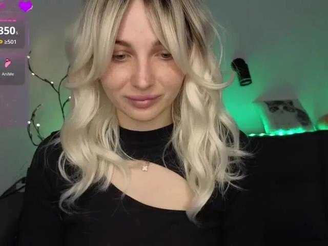 MellicaX from BongaCams