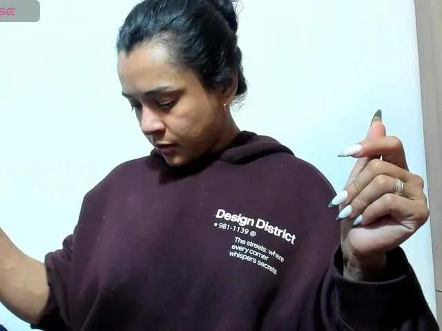 Naomii18 from BongaCams