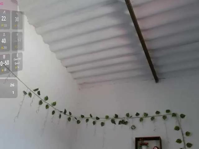 Nayeli29 from BongaCams