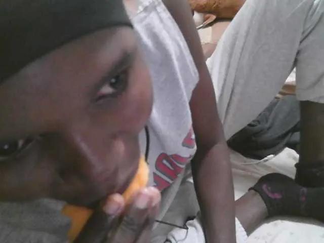 Starpettite from BongaCams