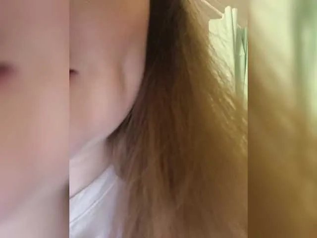 SweetKarinaa from BongaCams