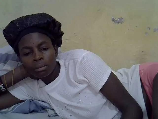 Admire dirty stripper Sweetpussie Sweetpussie from BongaCams