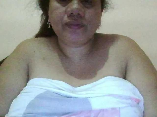 xxwetmomm from BongaCams