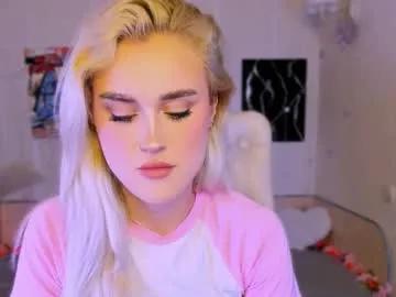 _ravena from Chaturbate