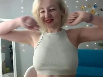blondy_mom from Chaturbate