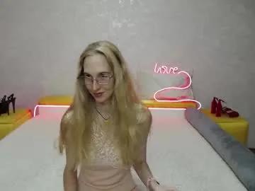 Checkout Chaturbate's Klaryevans klaryevans from Chaturbate