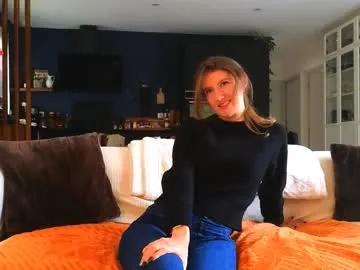 luxymin from Chaturbate