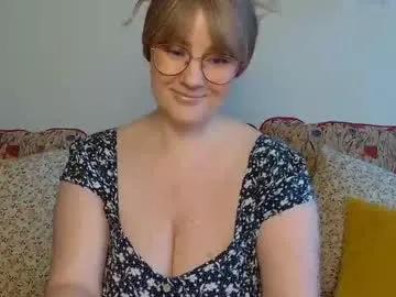 mathilde_solveig from Chaturbate