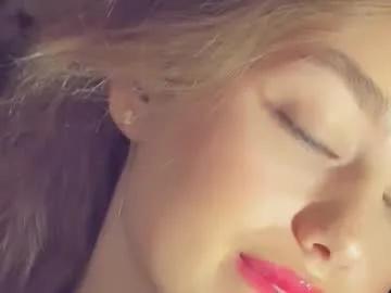 Explore Miraclecurly, she wants to masturbate for you miraclecurly from Chaturbate