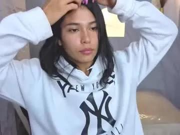 paris_b_ from Chaturbate