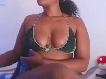 queenalya_ from Chaturbate