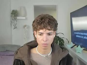 Try Santy_kitty, he wants to masturbate for you santy_kitty from Chaturbate