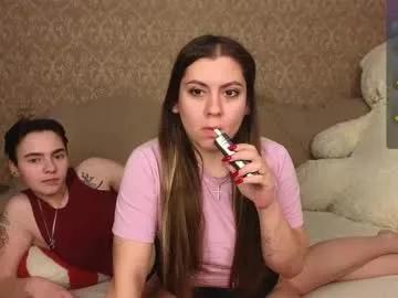 twobabesweet from Chaturbate