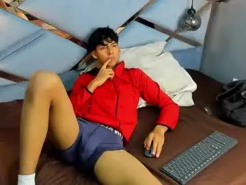 Try sweet model Valentino_lux valentino_lux from Chaturbate